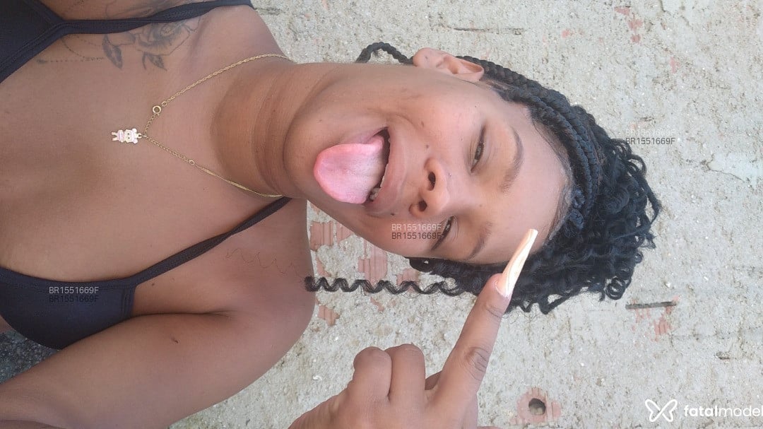 Acompanhante mulher com cabelo castanho de olhos mel em Rio das Ostras - Carol