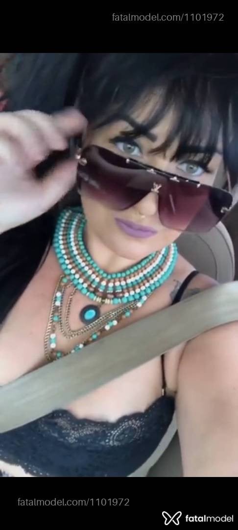 Acompanhante mulher morena (o) de olhos verdes - Bruna Pompoarismo