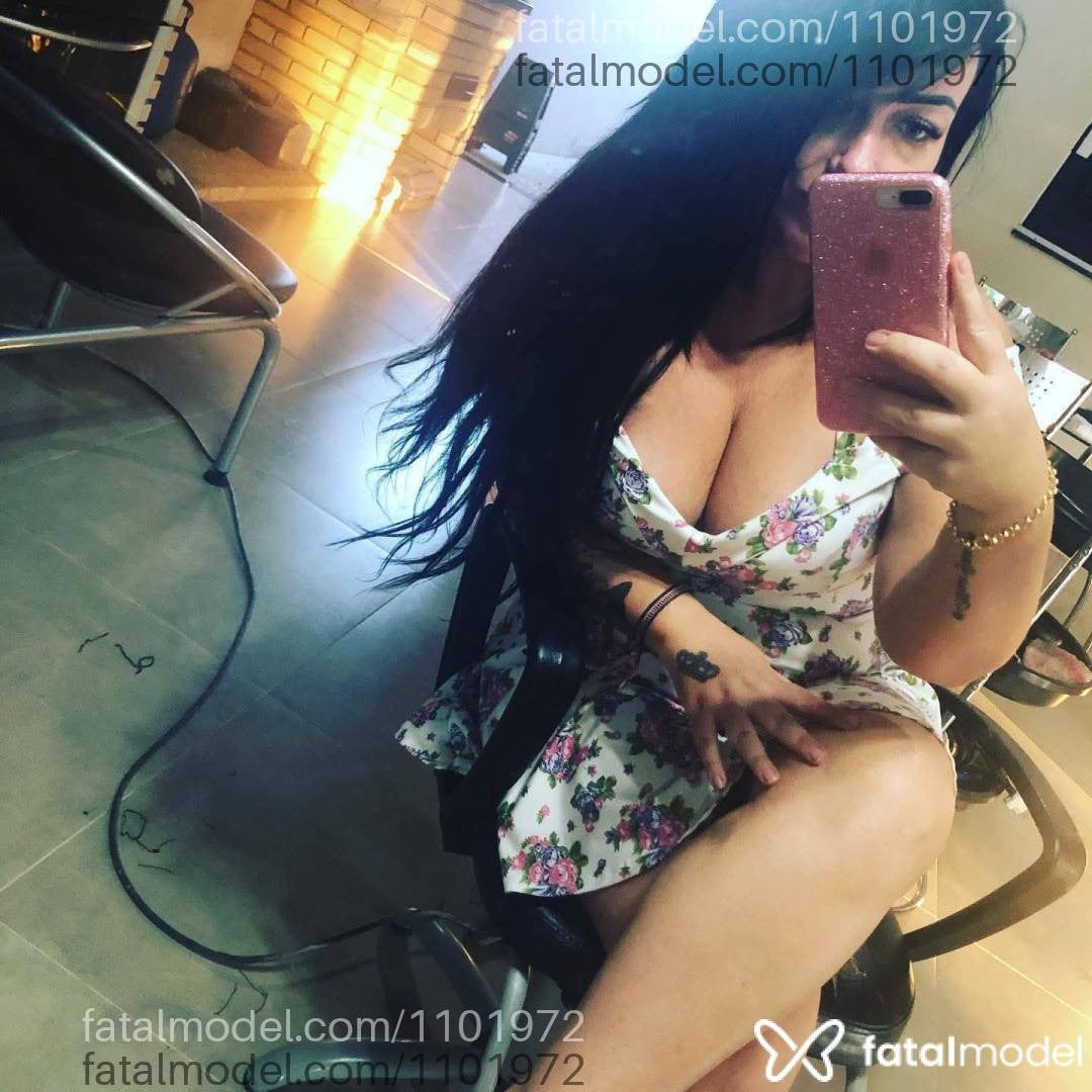 Acompanhante mulher morena (o) de olhos verdes - Bruna Pompoarismo