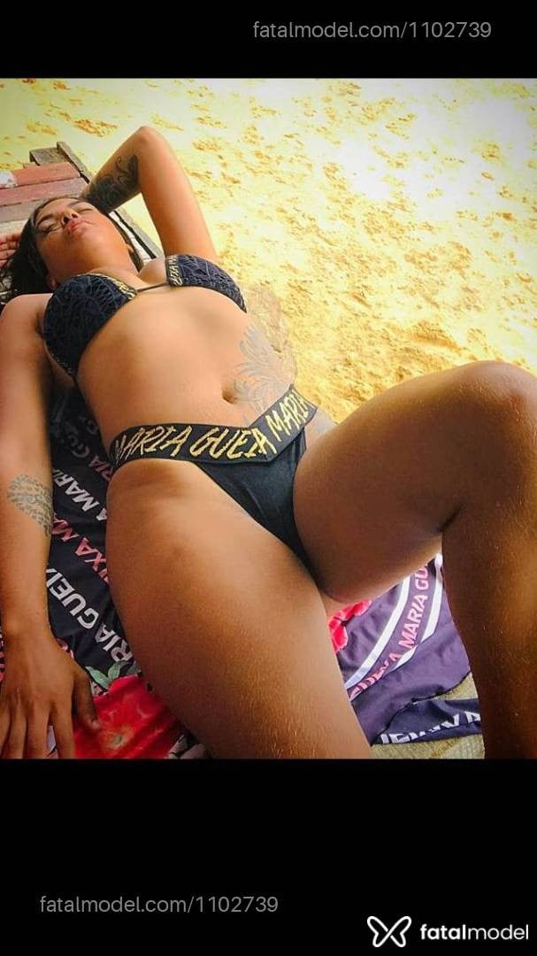 Acompanhante mulher morena (o) de olhos pretos - Valentina