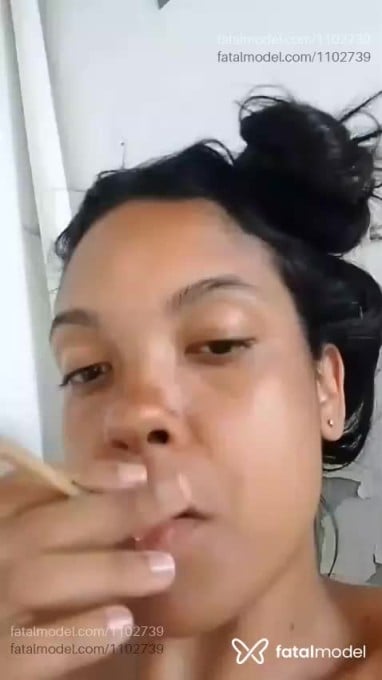 Acompanhante mulher morena (o) de olhos pretos em Bauru Acompanhante mulher morena (o) de olhos pretos em Bauru - Valentina