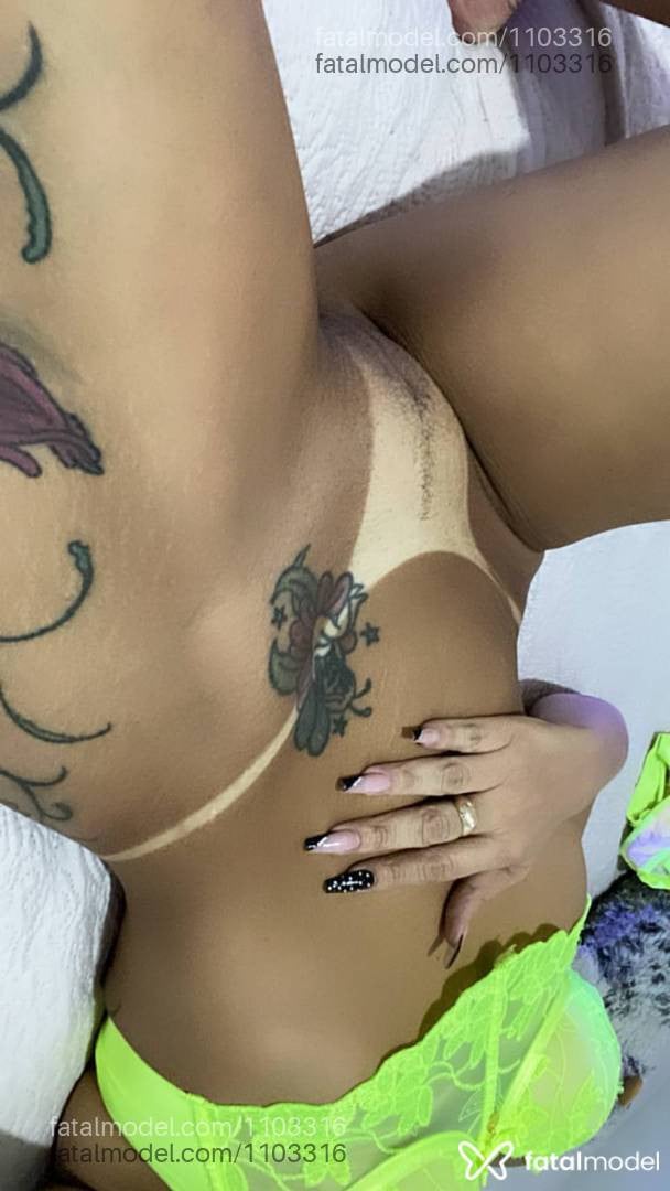 Acompanhante mulher com cabelo castanho de olhos castanhos - Paula Acompanhante mulher com cabelo castanho de olhos castanhos - Paula