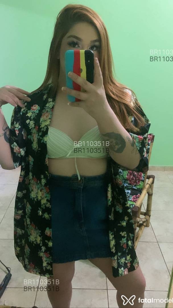Acompanhante mulher trans ruiva (o) de olhos castanhos em Maringá - Eduarda