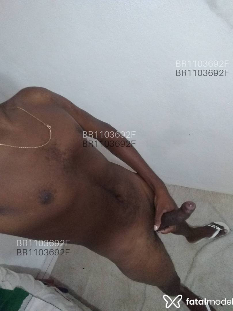 Acompanhante homem com cabelo castanho de olhos castanhos em Simões Filho Acompanhante homem com cabelo castanho de olhos castanhos em Simões Filho - Nobre