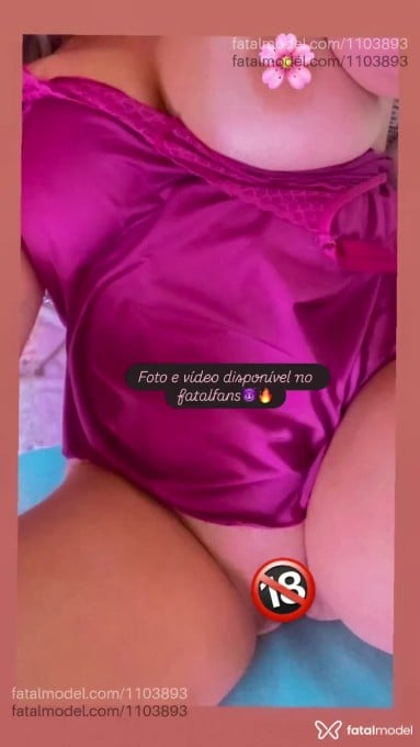 Acompanhante mulher loira (o) de olhos verdes em Barra Velha - Lorena