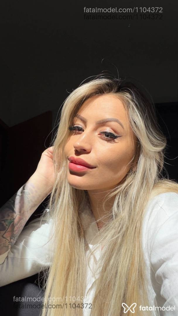 Acompanhante mulher loira (o) de olhos azuis - Alice