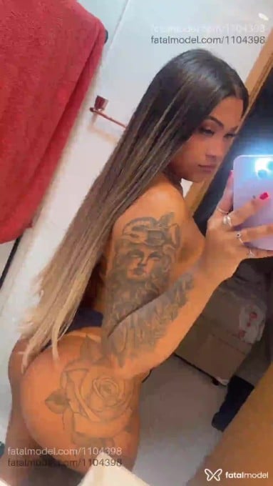 Acompanhante travesti morena (o) de olhos pretos em Vila Velha Acompanhante travesti morena (o) de olhos pretos em Vila Velha - Júlia Teixeira