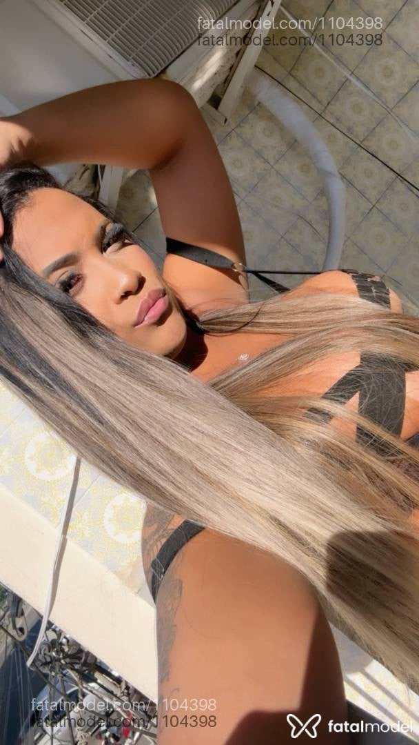 Acompanhante travesti morena (o) de olhos pretos em Linhares - Júlia Teixeira
