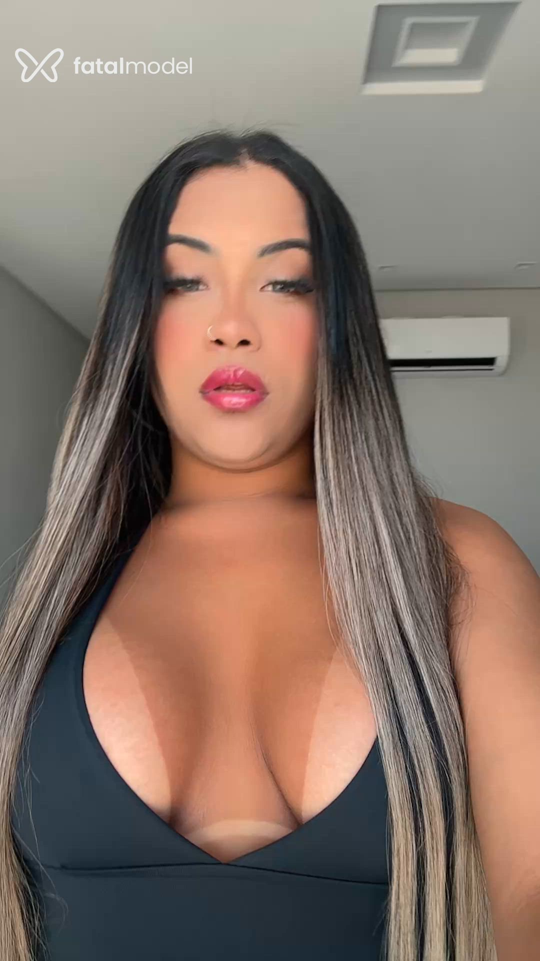 Acompanhante travesti morena (o) de olhos pretos em Vila Velha Acompanhante travesti morena (o) de olhos pretos em Vila Velha - Júlia Teixeira