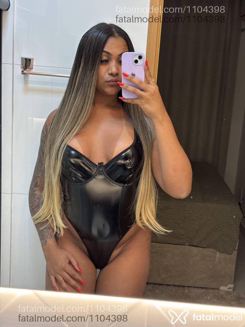 Acompanhante travesti morena (o) de olhos pretos em São Mateus - Júlia Teixeira