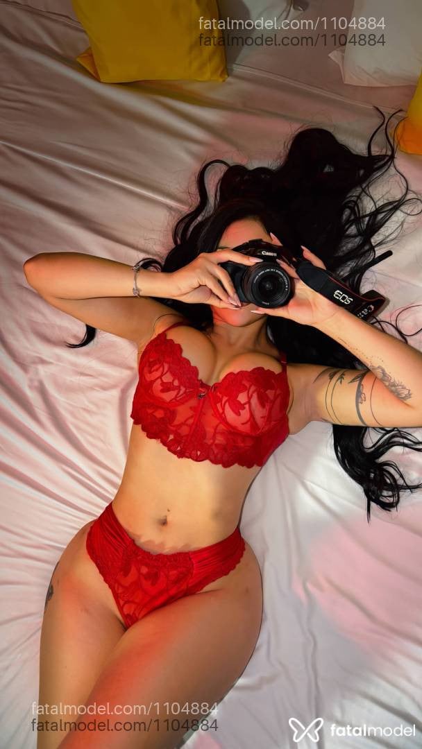 Acompanhante mulher morena (o) de olhos mel - Biancabitt