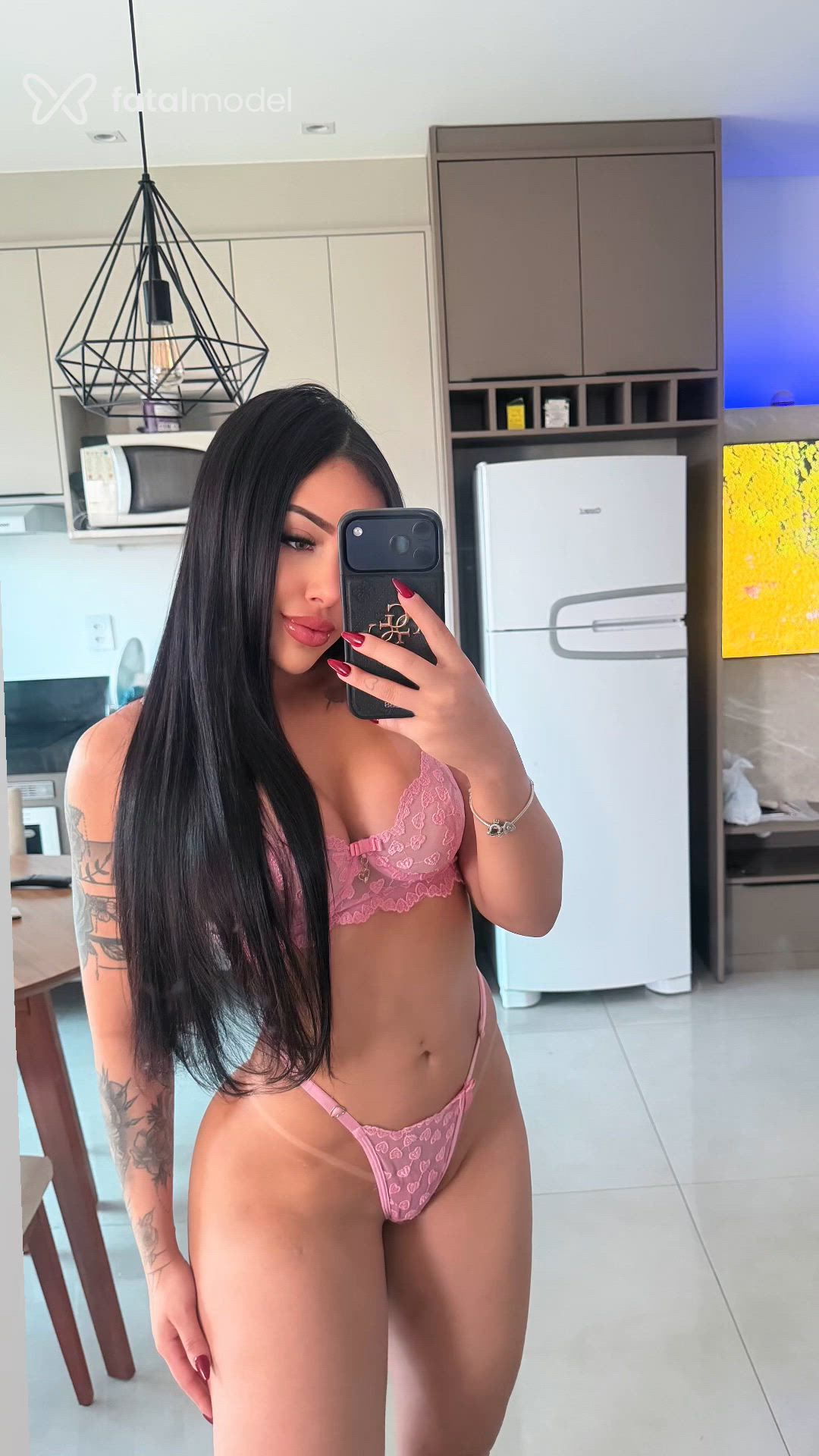 Acompanhante mulher morena (o) de olhos mel - Biancabitt