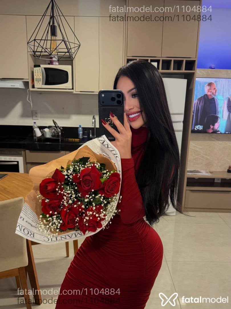 Acompanhante mulher morena (o) de olhos mel - Biancabitt
