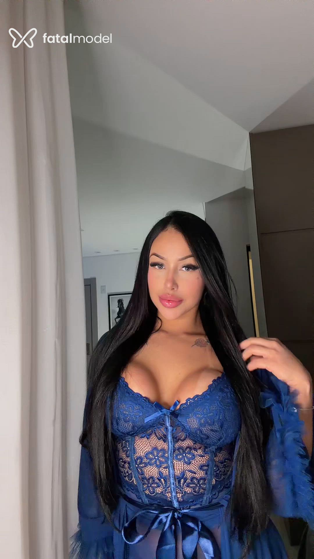 Acompanhante mulher morena (o) de olhos mel - Biancabitt