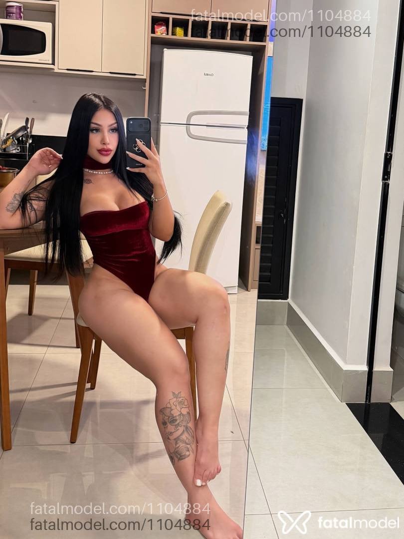 Acompanhante mulher morena (o) de olhos mel - Biancabitt