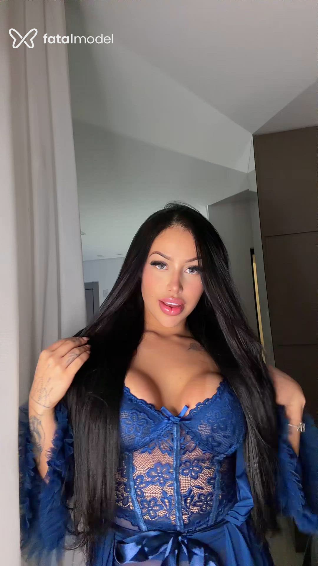 Acompanhante mulher morena (o) de olhos mel - Biancabitt