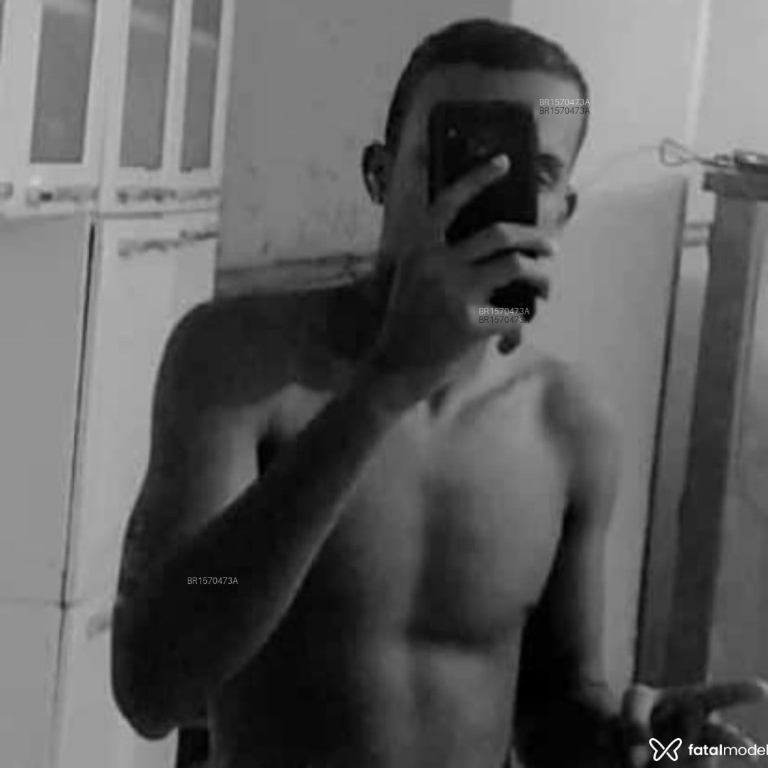 Acompanhante homem morena (o) de olhos castanhos - Moreninho Acompanhante homem morena (o) de olhos castanhos - Moreninho
