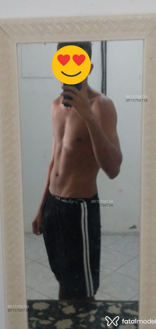 Acompanhante homem morena (o) de olhos castanhos - Moreninho Acompanhante homem morena (o) de olhos castanhos - Moreninho