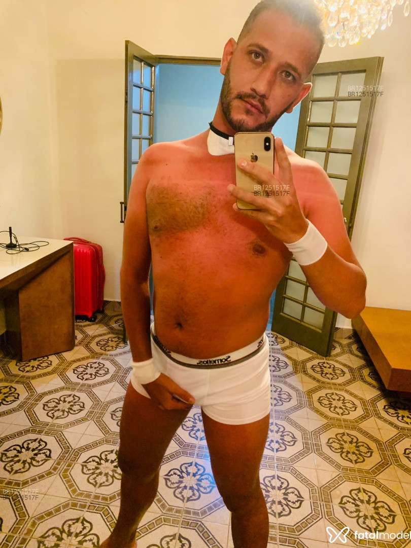 Acompanhante homem com cabelo castanho de olhos verdes em Virtual - Yuri Alencar