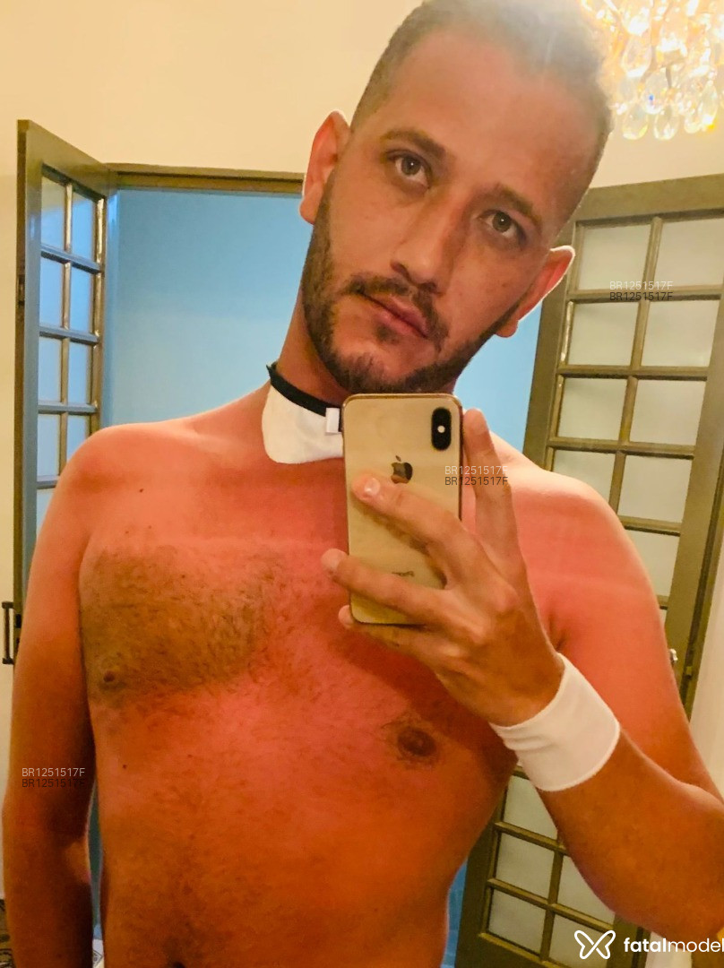 Acompanhante homem com cabelo castanho de olhos verdes em Virtual - Yuri Alencar