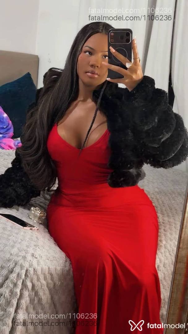Acompanhante mulher com cabelo castanho de olhos castanhos em Curitiba - PASSISTAa LUXOoo