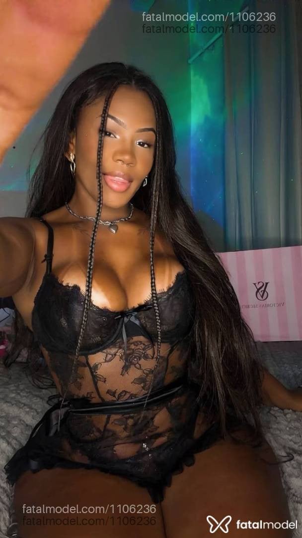 Acompanhante mulher com cabelo castanho de olhos castanhos em Curitiba - PASSISTAa LUXOoo