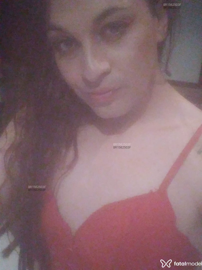 Acompanhante mulher trans com cabelo castanho de olhos castanhos em Porto Alegre - Aghata