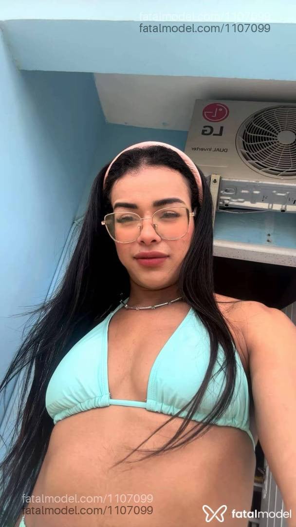 Acompanhante mulher morena (o) de olhos pretos - Júlia