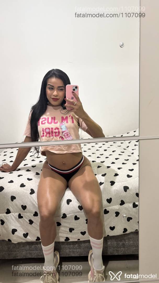Acompanhante mulher morena (o) de olhos pretos - Júlia