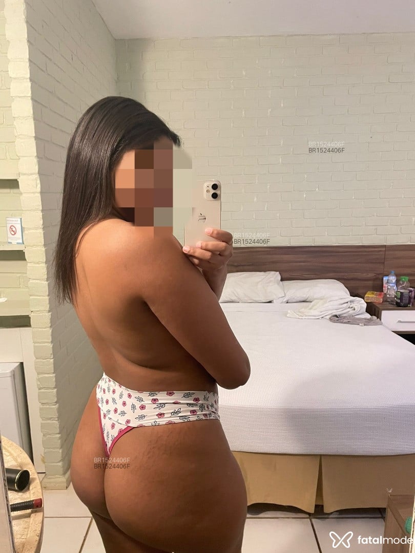 Acompanhante mulher com cabelo castanho de olhos castanhos em Angra dos Reis Acompanhante mulher com cabelo castanho de olhos castanhos em Angra dos Reis - Eloany