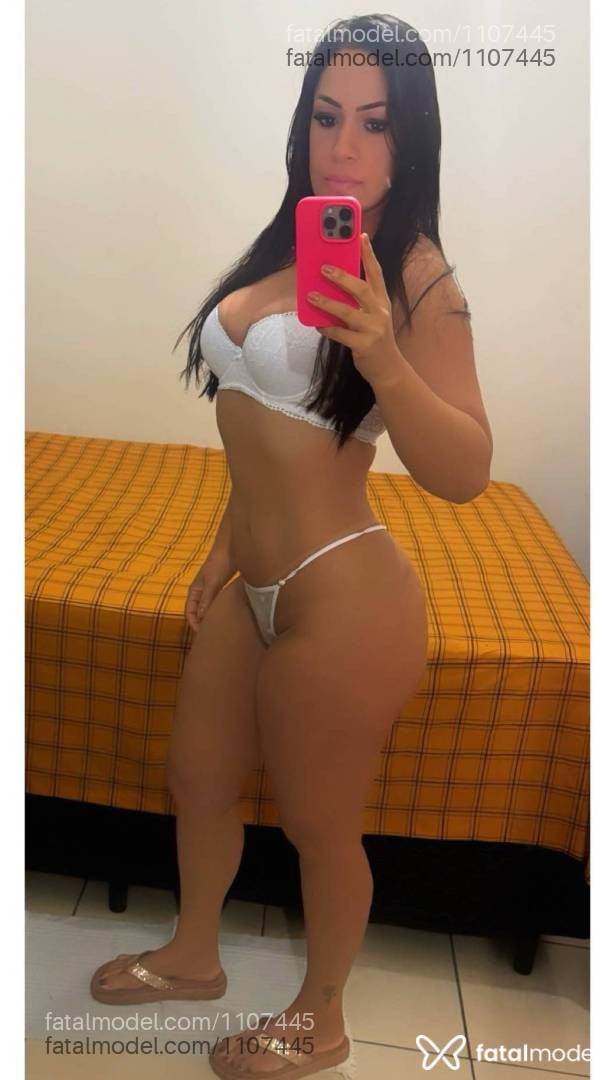 Acompanhante mulher morena (o) de olhos castanhos - Carol