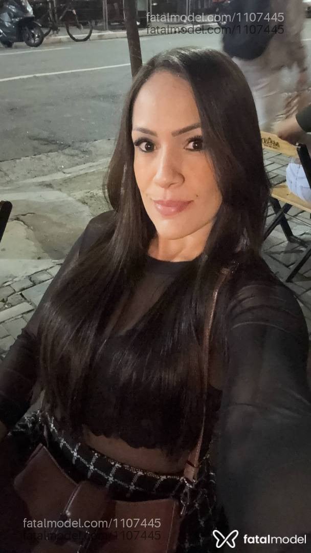 Acompanhante mulher morena (o) de olhos castanhos - Carol