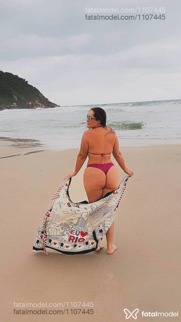 Acompanhante mulher morena (o) de olhos castanhos - Carol