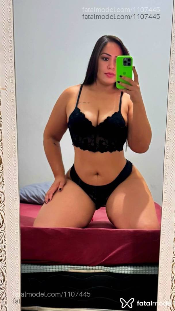 Acompanhante mulher morena (o) de olhos castanhos - Carol