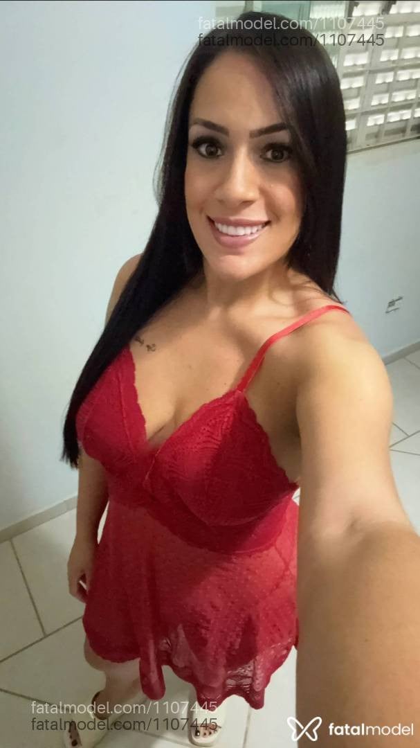 Acompanhante mulher morena (o) de olhos castanhos - Carol