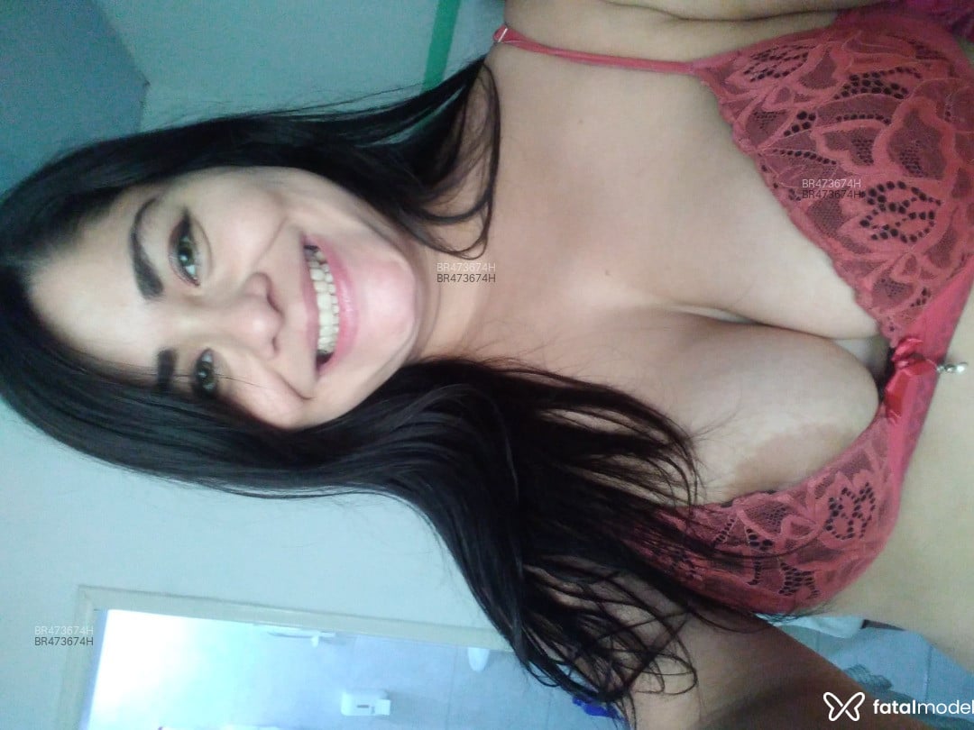 Acompanhante mulher morena (o) de olhos mel em Caldas Novas Acompanhante mulher morena (o) de olhos mel em Caldas Novas - Juliana Ceará