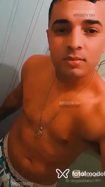 Acompanhante homem morena (o) de olhos castanhos em Porto Alegre - Douglas