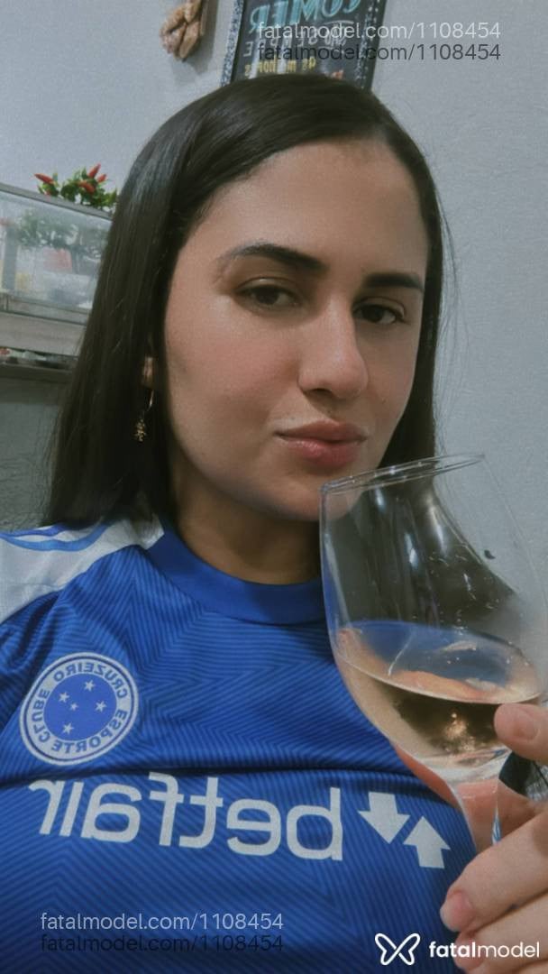 Acompanhante mulher com cabelo castanho de olhos castanhos em Camaçari - Laylla Mineirinh