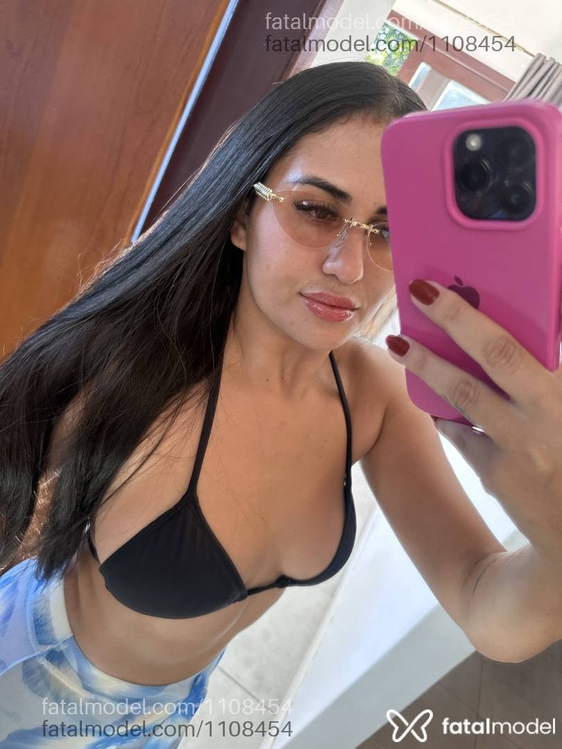 Acompanhante mulher com cabelo castanho de olhos castanhos em Janaúba Acompanhante mulher com cabelo castanho de olhos castanhos em Janaúba - Laylla Mineirinh