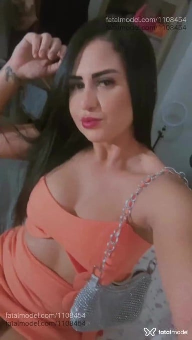 Acompanhante mulher com cabelo castanho de olhos castanhos em Janaúba Acompanhante mulher com cabelo castanho de olhos castanhos em Janaúba - Laylla Mineirinh