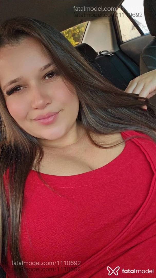 Acompanhante mulher com cabelo castanho de olhos mel em Chapadão do Sul - Paola Montenegro