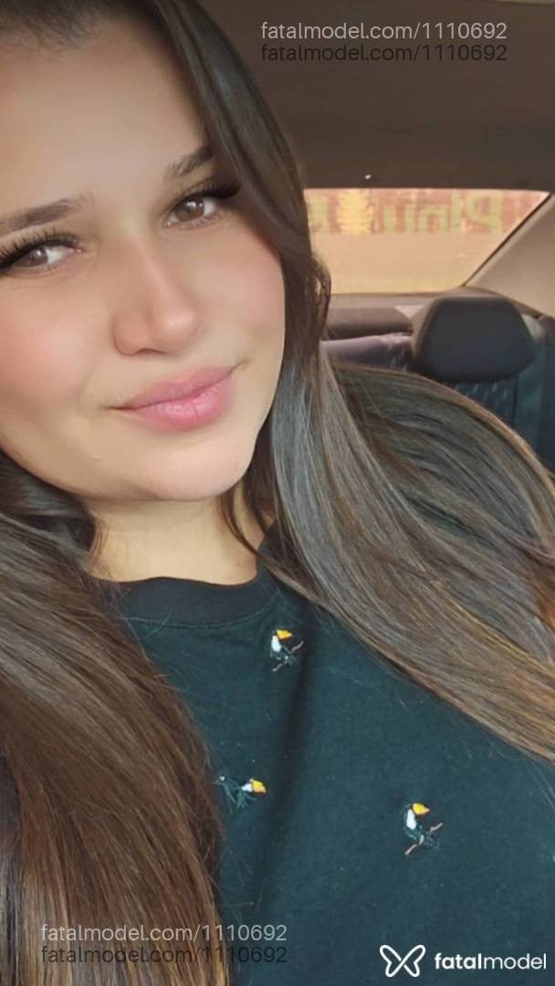 Acompanhante mulher com cabelo castanho de olhos mel em Rio Verde - Paola Montenegro