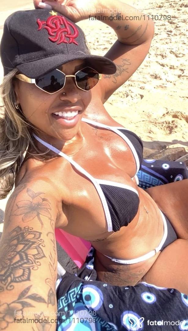 Acompanhante mulher com cabelo castanho de olhos castanhos - LUDY MORENA JAMBO