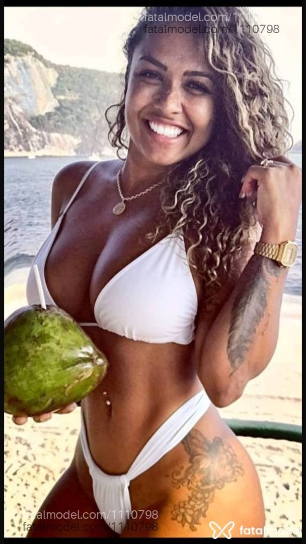 Acompanhante mulher com cabelo castanho de olhos castanhos - LUDY MORENA JAMBO