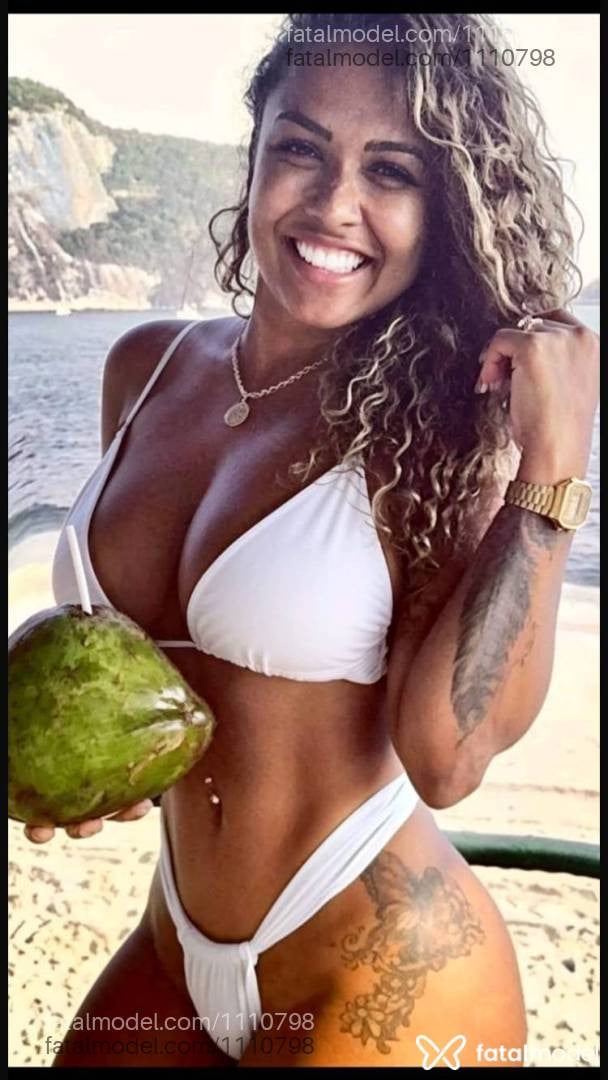 Acompanhante mulher com cabelo castanho de olhos castanhos - LUDY MORENA JAMBO