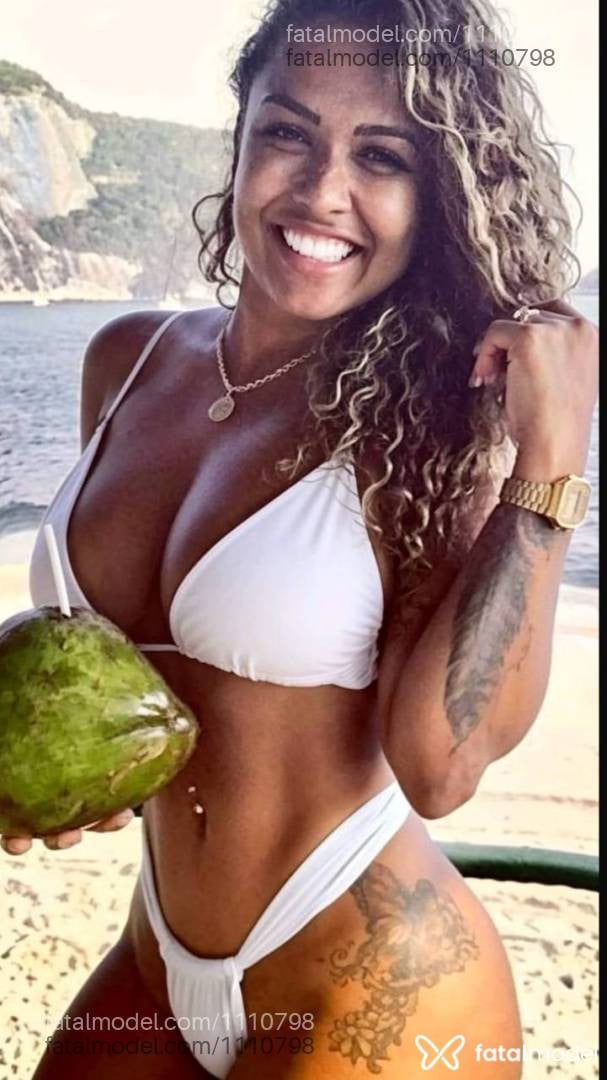 Acompanhante mulher com cabelo castanho de olhos castanhos - LUDY MORENA JAMBO