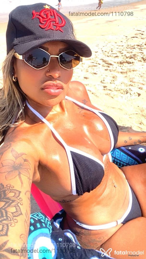 Acompanhante mulher com cabelo castanho de olhos castanhos - LUDY MORENA JAMBO