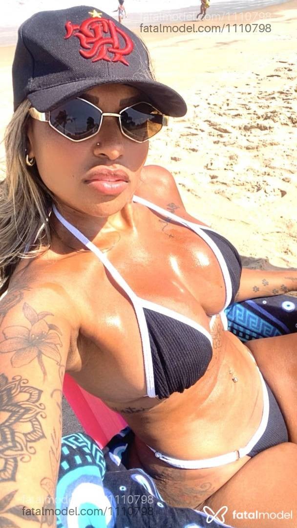 Acompanhante mulher com cabelo castanho de olhos castanhos - LUDY MORENA JAMBO
