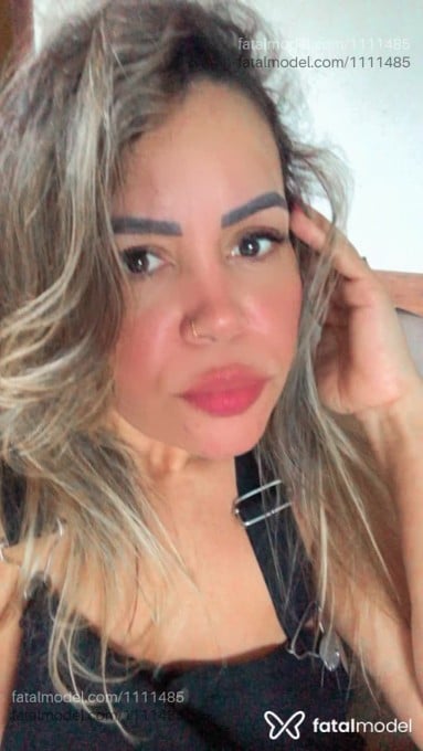 Acompanhante mulher loira (o) de olhos castanhos em Porto Seguro - Babyliss