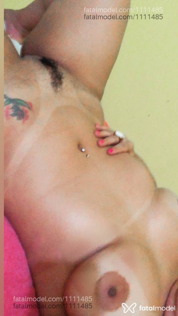 Acompanhante mulher loira (o) de olhos castanhos - Letty